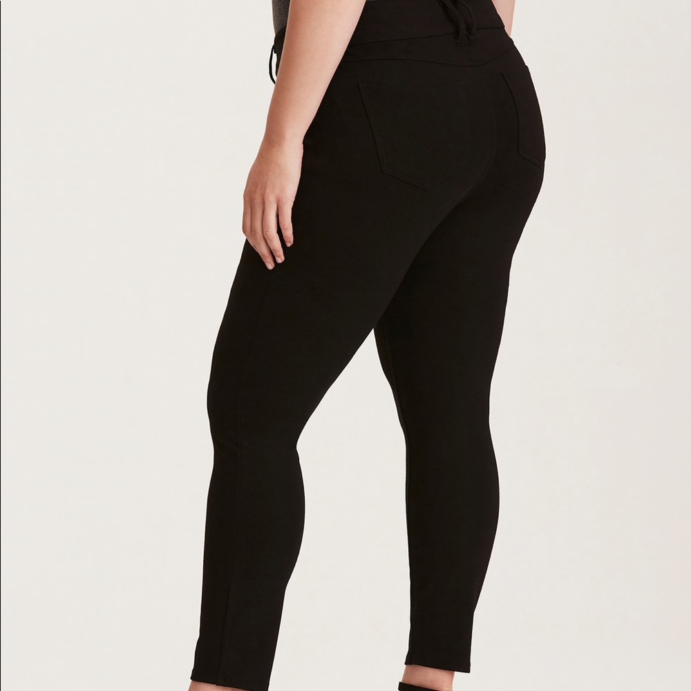 Torrid Ponte Jeggings 20